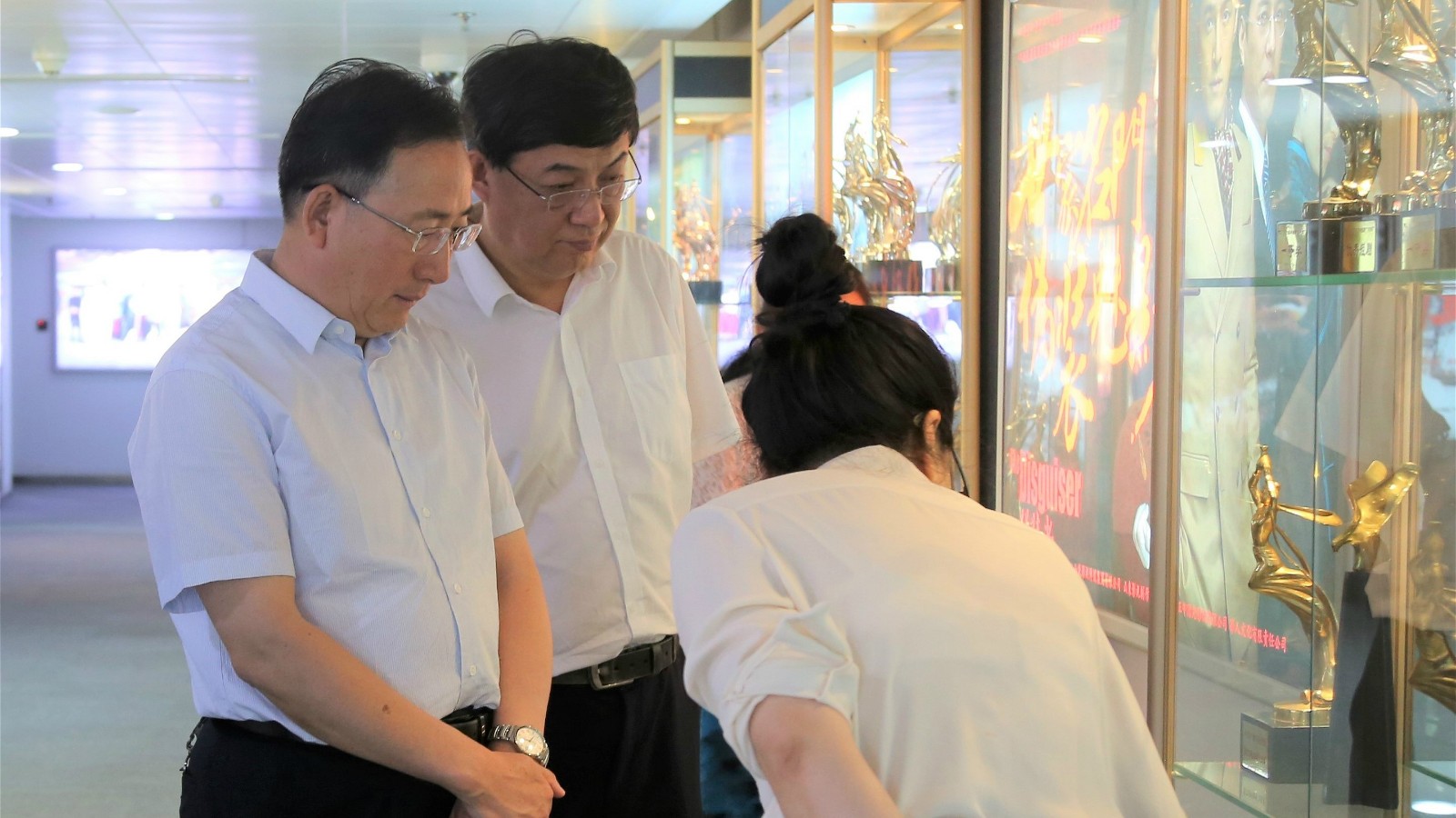省委宣传部副部长、省电影局局长程守田到山东影视传媒集团调研