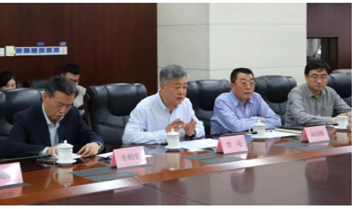 青岛市北区区委书记郑德雁一行到山东影视传媒集团调研